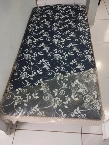 Cama Auxiliar Solteiro Padrão com Pés Removíveis - Pouquíssimo Uso