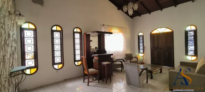 Casa térrea a venda com 271 metros 5 quartos em Balneário - Florianópolis - SC