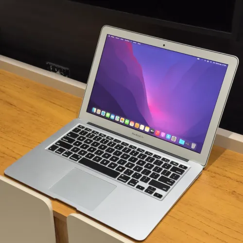 MacBook Air - Core i5 - SSD M2 128GB (Passo Cartão)