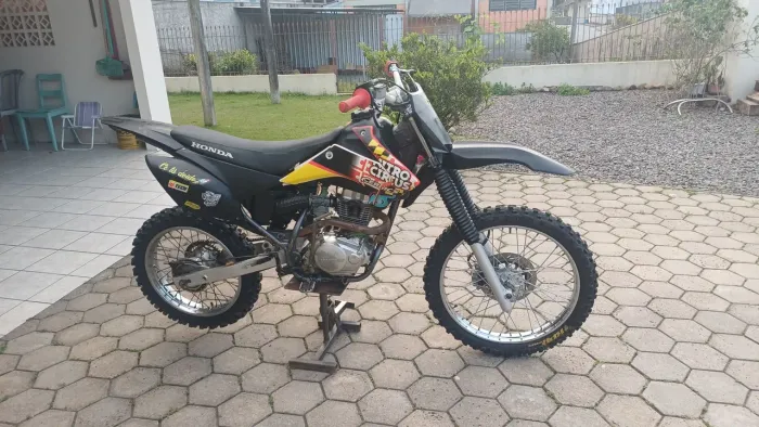 Bros 150 mais equipamentos