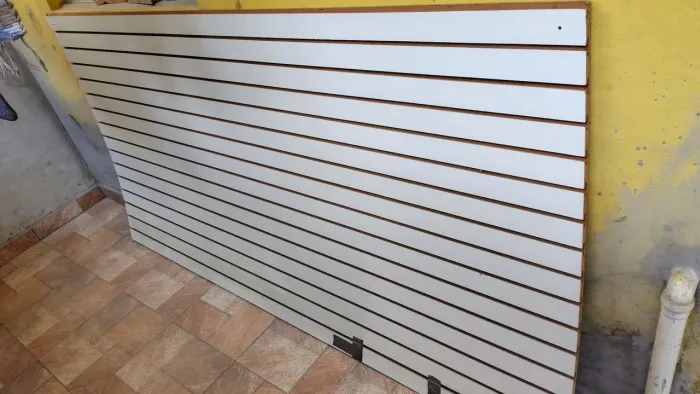 Painel canaletado