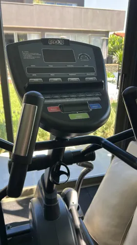 Elíptico profissional speedo