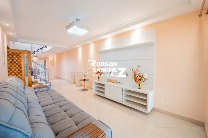 Casa a venda na Vila Mascote com 4 quartos, 1 suite, 2 vagas, 195m², muito espaçosa e acon
