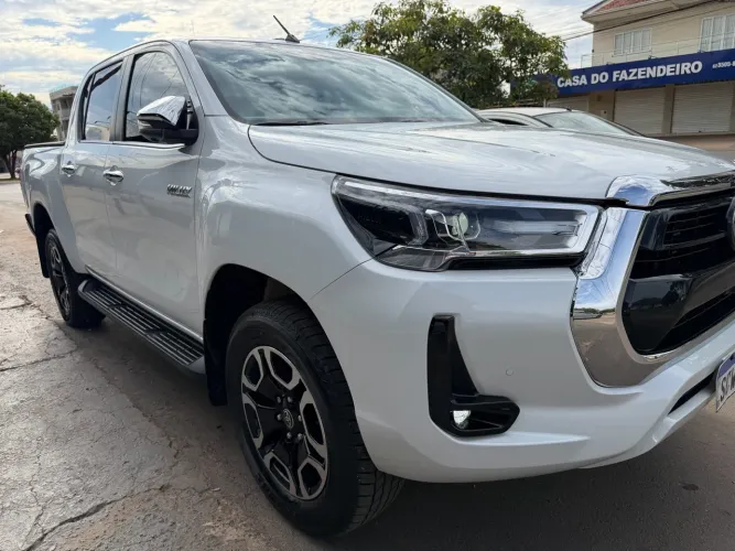 Toyota Hilux CD SRX 4X4 2.8 TDI 16V Diesel Aut. 2024