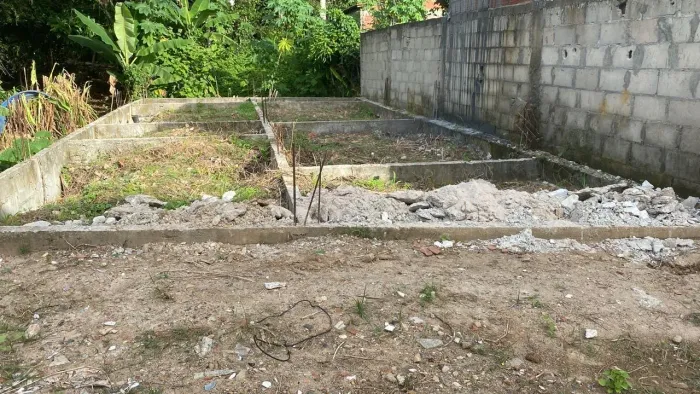 Vendo Terreno com fundação pronta