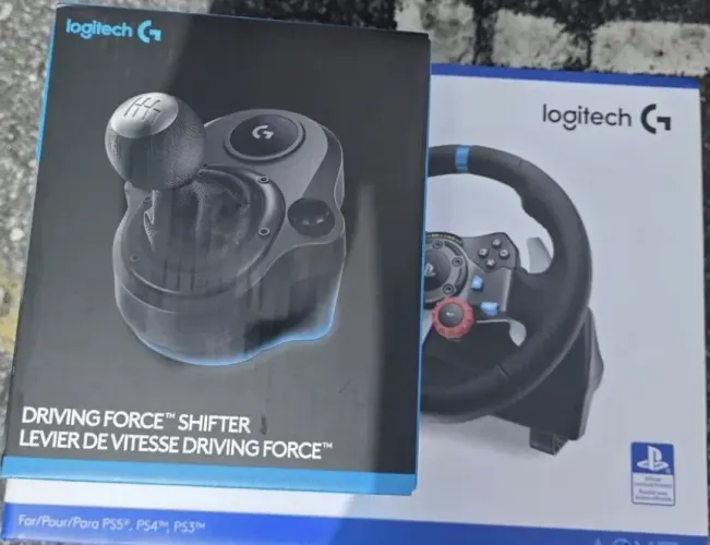 Volante Pedais e Cambio Logitech G29 SE Driving Force para PS5 e PC