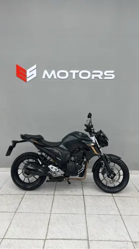 Promoção imperdível!! FZ25 2024 19.545 KM ÚNICO DONO! ESMOTORS