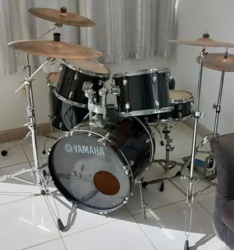 Bateria Yamaha + Jogo de Pratos