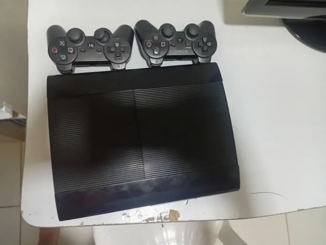 PS3! Dois controles,  8 jogos mídia física, PREÇO NEGOCIÁVEL 