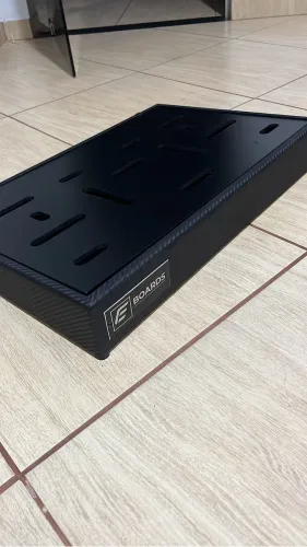 Pedalboard feito por encomenda