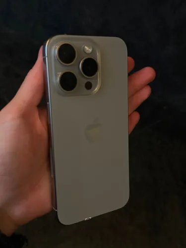 iPhone 15 Pro 256GB Titânio Natural | Impecável | Face ID OK