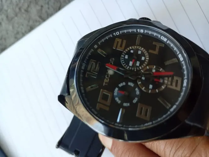 Relogio technos super top muito conservado