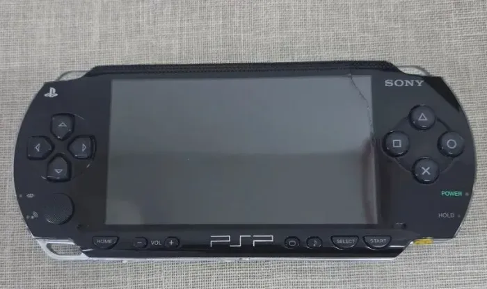 PSP 1000 (Fat) Desbloqueado (com ARK-5) + Bateria Original Sony + Card 4GB