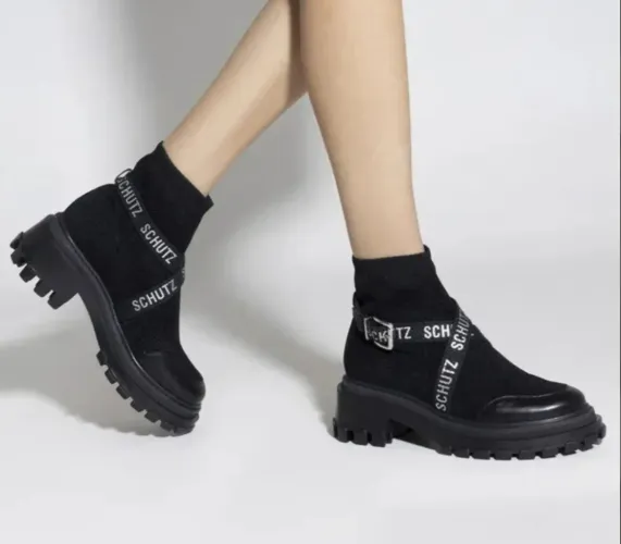 Bota Schutz original usada uma vez(ficou grande) em excelente estado, N*36