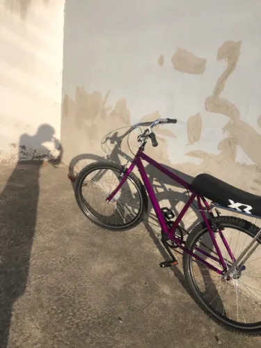 Bicicleta aro26 completa semi nova com 2 meses de comprada e com nota fiscal