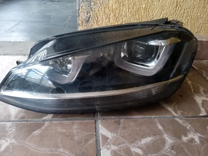 Farol esquerdo Volkswagen Golf Tsi led e xenon 