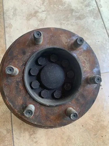 montante cubo/espelho roda iveco daily 35s14 original