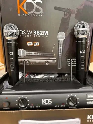 Microfone Kadosh sem fio duplo KDS-W 382M