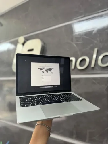 Macbook Pro 2019 Touch ID / Touch Bar - i5 - 8GB ram - 256SSD - 