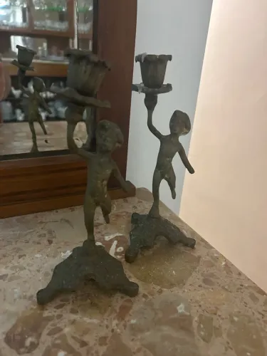 Par castiçais em bronze antigos