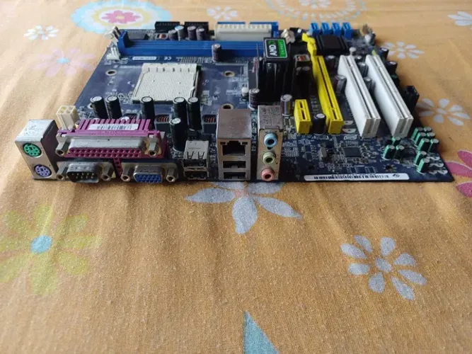 Placa mae soquet  am2  am2+,ddr2 ,      85,00