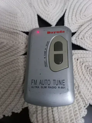 Mini rádio F.M antigo R 801