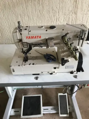 Máquina de costura Industrial Galoneira Yamata