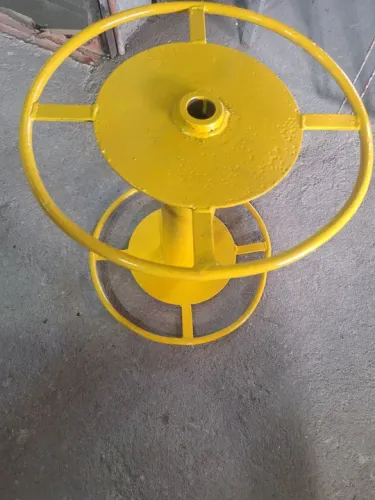 Carretel de ferro para uso diversos.
