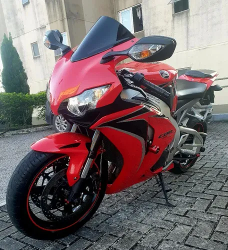 Oportunidade CBR 1000RR - Esportiva, Vermelha, Impecável