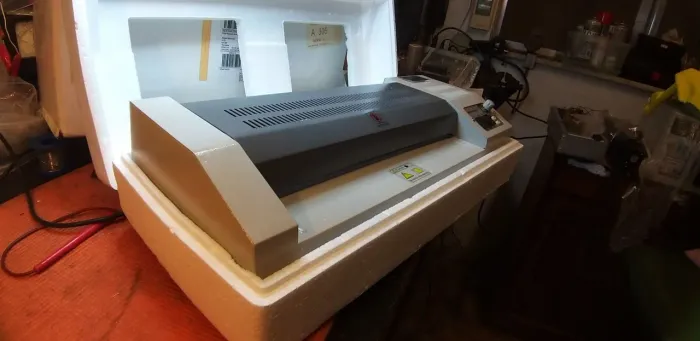 Máquina de plasticidade e selar,nova embalagem, 127vca, urgente!!