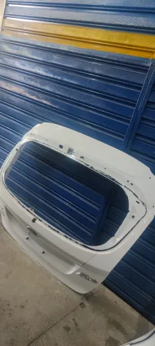 tampa traseira New fiesta Hatch 