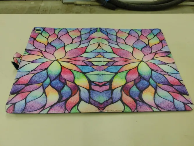 Capa Tablet colorida original, otimo estado. E outros.