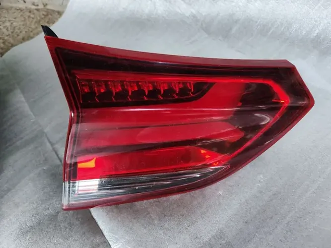 Lanterna traseira tampa mala GM Tracker LED excelente estado