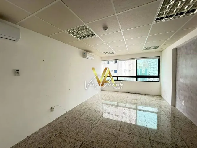 Sala comercial 27m² com banheiro, 1 vaga rotativa e estrutura completa na Tamarineira