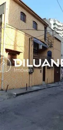 Casa de rua - Triplex / Residencial / Botafogo