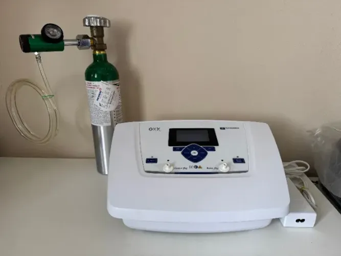 Aparelho gerador de Ozônio da Tonederm com vácuo.  SEMINOVO