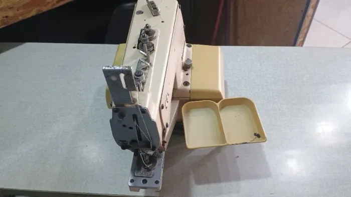 Máquina Botoneira Industrial