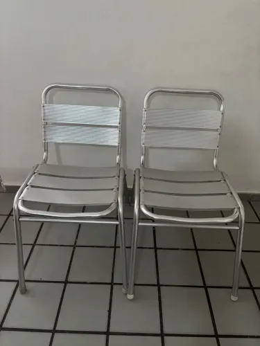 Cadeiras de alumínio