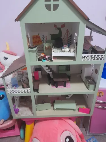 Casinha de boneca charmosa e completa