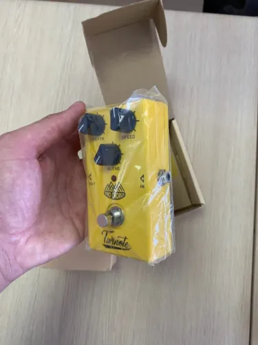 Pedal Nux Octave Loop Novo Original Mostruario Amarelo - NUNCA USADO