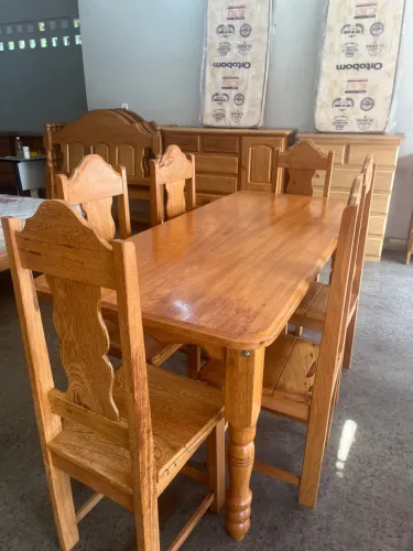 Mesa de jantar com 6 cadeiras