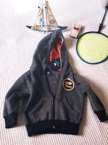Casaco de Moletom veste até 18 meses até 12 kls.