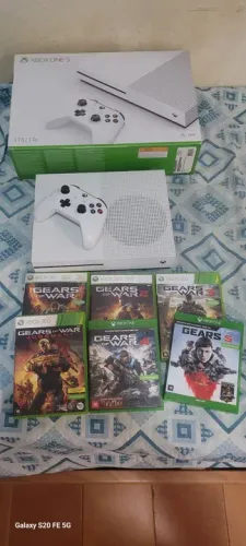 Xbox one S 1TB  + coleção gears 