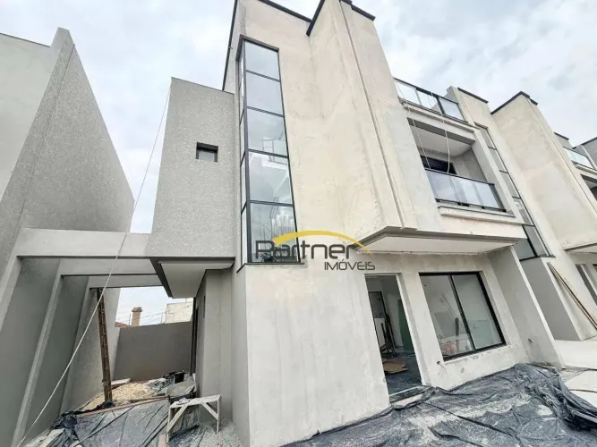 Sobrado com 3 dormitórios à venda, 128 m² por R$ 948.000,00 - Capão Raso - Curitiba/PR