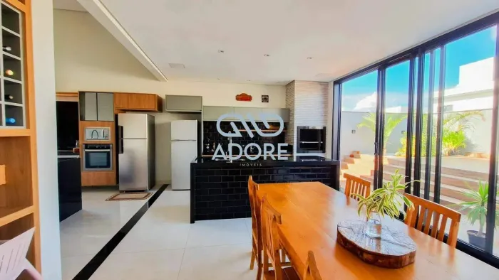 Casa à venda no Condomínio Portal dos Bandeirantes - Salto/SP