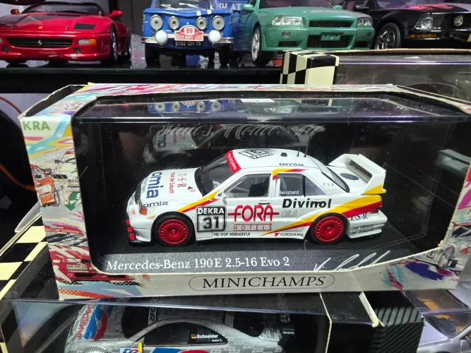 Miniatura 1:43 mercedes 190 evo dtm minichamps