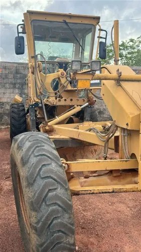 Motoniveladora Caterpillar 120K, ano 2013