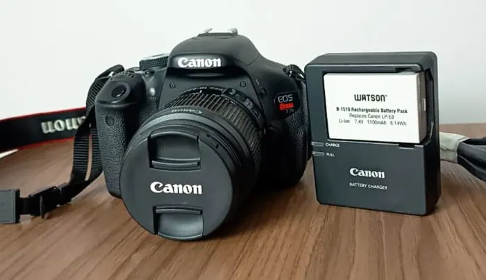 Canon T3i Completa - 18-55 + Carregador + Bag