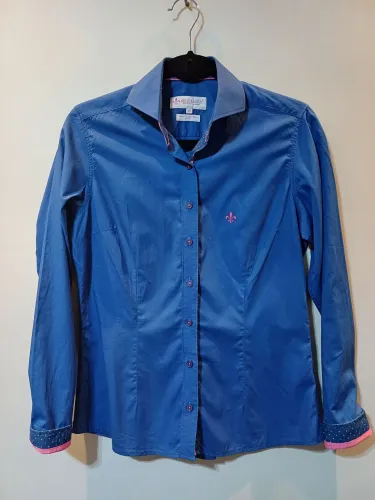 Camisa manga comprida Dudalina azul com detalhes nas mangas, tam. 40.