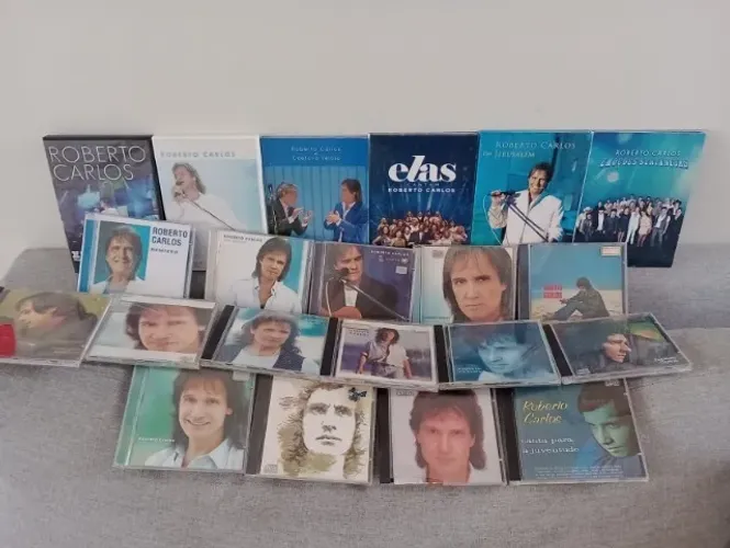 Coleção de CDs do rei Roberto Carlos